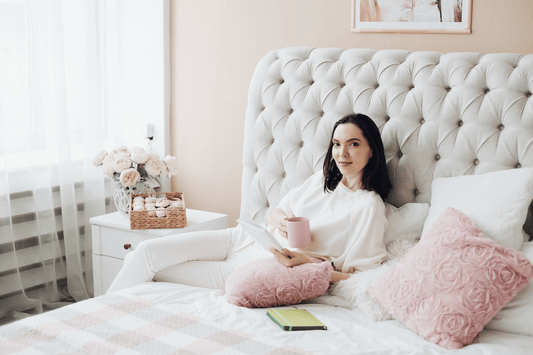 10 Bedroom Colour Schemes That Work with Grey Beds - Funkybedz